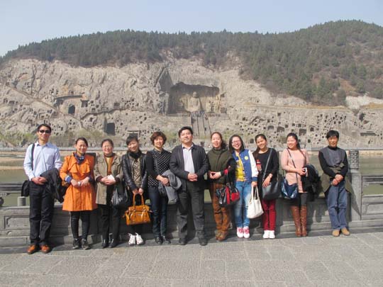 第八分公司、鄭州分公司聯(lián)合組織女工到洛陽龍門石窟和白馬寺游覽