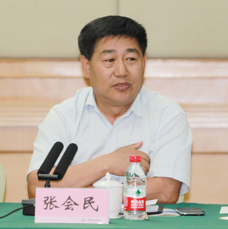 集團公司黨委書記張會民在會上發(fā)表講話