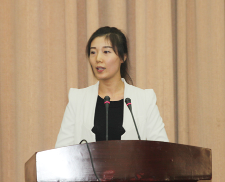 我公司參賽選手胡荻在現(xiàn)場演講