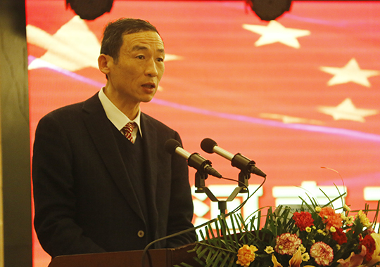 監(jiān)事會(huì)主席、黨委副書記陳百斌在會(huì)上宣布有關(guān)表彰新聞宣傳先進(jìn)單位和攝影比賽最佳組織單位的決定
