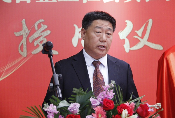 2張書記主持授牌儀式.JPG 2張書記主持授牌儀式.JPG