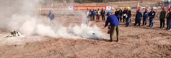 江西瑞金電廠項(xiàng)目部開(kāi)展消防宣講和消防技能學(xué)習(xí)活動(dòng)2.jpg 江西瑞金電廠項(xiàng)目部開(kāi)展消防宣講和消防技能學(xué)習(xí)活動(dòng)2.jpg