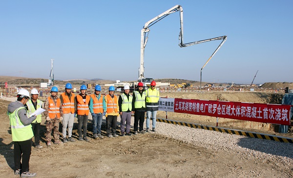 01、歐羅倉區(qū)域T3轉(zhuǎn)運(yùn)站澆筑前進(jìn)行施工技術(shù)交底.jpg 01、歐羅倉區(qū)域T3轉(zhuǎn)運(yùn)站澆筑前進(jìn)行施工技術(shù)交底.jpg