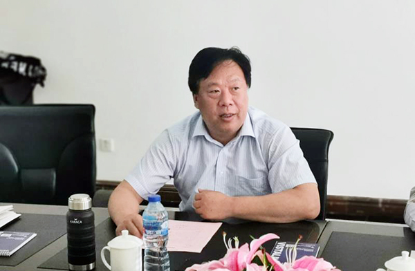 2-王天興副市長與黃習功總經(jīng)理在會議上講話..jpg 2-王天興副市長與黃習功總經(jīng)理在會議上講話..jpg