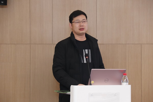 8、安裝分公司副經(jīng)理?xiàng)罾麆ψ鳌陡咝录夹g(shù)企業(yè)運(yùn)行組織優(yōu)秀案例經(jīng)驗(yàn)介紹》.JPG 8、安裝分公司副經(jīng)理?xiàng)罾麆ψ鳌陡咝录夹g(shù)企業(yè)運(yùn)行組織優(yōu)秀案例經(jīng)驗(yàn)介紹》.JPG