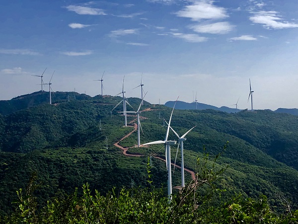 附件5、華能澠池鳳凰山風(fēng)電場(chǎng)遠(yuǎn)景.jpg 附件5、華能澠池鳳凰山風(fēng)電場(chǎng)遠(yuǎn)景.jpg
