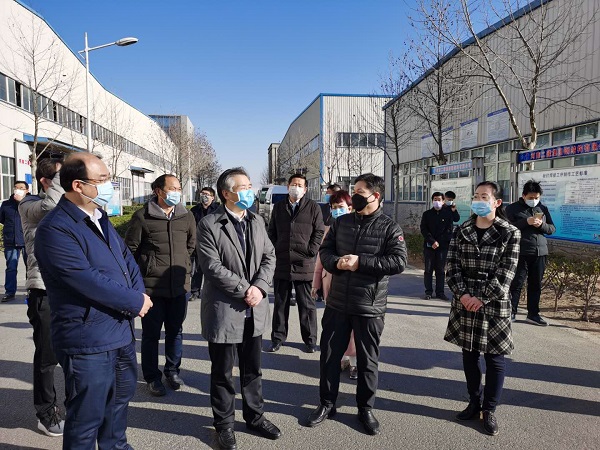 王副市長聽取園區(qū)復(fù)工和疫情防控匯報(bào).jpeg 王副市長聽取園區(qū)復(fù)工和疫情防控匯報(bào).jpeg
