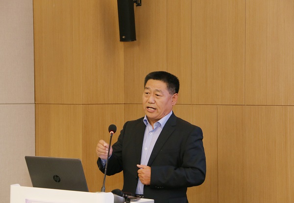 集團(tuán)公司黨委書記張會民從企業(yè)文化建設(shè)的角度作點評發(fā)言.jpg 集團(tuán)公司黨委書記張會民從企業(yè)文化建設(shè)的角度作點評發(fā)言.jpg