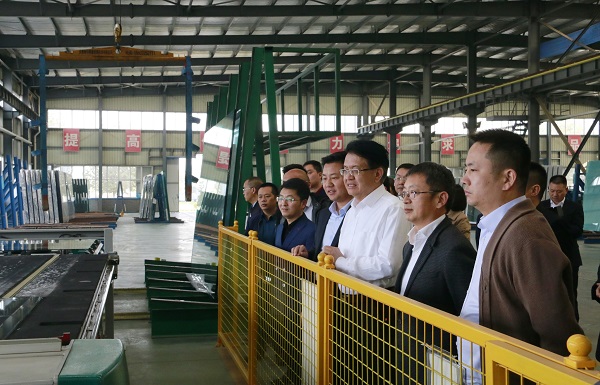 首期河南省民營企業(yè)素質提升工程研修班企業(yè)家一行參觀建筑產業(yè)園.jpg