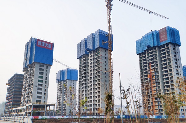 附圖1守拙園大禹湖畔一期工程1#商住樓順利封頂.jpg 附圖1守拙園大禹湖畔一期工程1#商住樓順利封頂.jpg