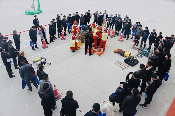 實操模擬演練現(xiàn)場3.jpg 實操模擬演練現(xiàn)場3.jpg