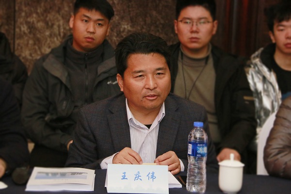 集團(tuán)公司副董事長王慶偉發(fā)表講話.jpg 集團(tuán)公司副董事長王慶偉發(fā)表講話.jpg