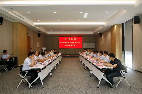 座談會現場.jpg