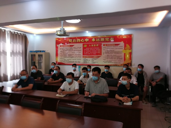 2、參加技術(shù)援助的集團公司工程技術(shù)人員.jpg 2、參加技術(shù)援助的集團公司工程技術(shù)人員.jpg