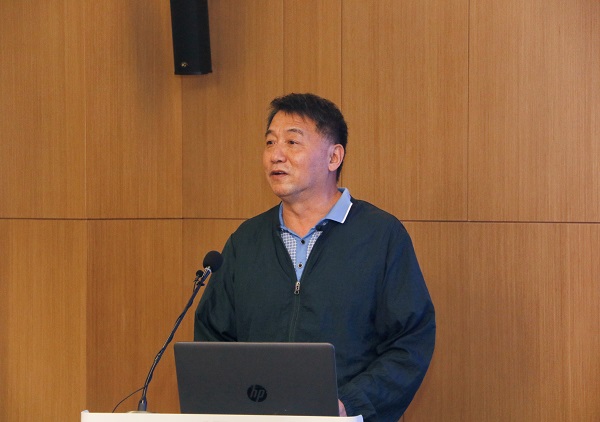 全國工商聯(lián)民營企業(yè)社會責任課題組專家、河南省企業(yè)社會責任促進中心黨支部書記、副主任張國存進行評價.jpg