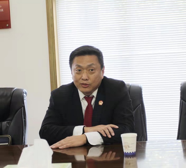 3.牧野區(qū)人民法院副院長鄭長清講話.jpg 3.牧野區(qū)人民法院副院長鄭長清講話.jpg