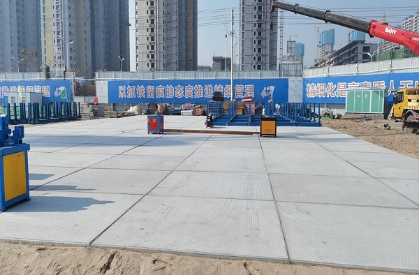2、裝配式預(yù)制路面板構(gòu)件在現(xiàn)場(chǎng)臨建區(qū)、材料存放加工區(qū)的應(yīng)用(輕型或中型).png 2、裝配式預(yù)制路面板構(gòu)件在現(xiàn)場(chǎng)臨建區(qū)、材料存放加工區(qū)的應(yīng)用(輕型或中型).png