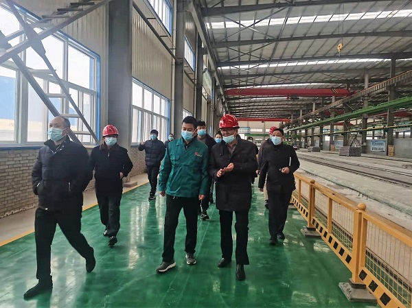 參觀PC構(gòu)件生產(chǎn)線.jpg 參觀PC構(gòu)件生產(chǎn)線.jpg