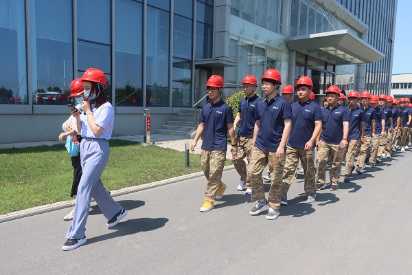 參觀集團公司建筑產業(yè)園區(qū).JPG