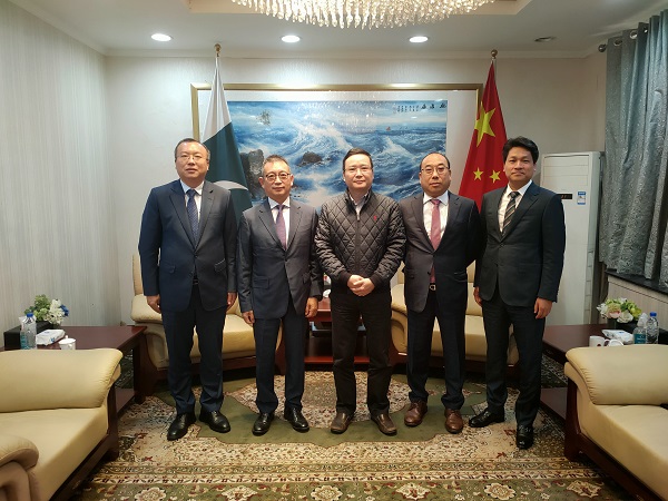 4董事長一行拜訪中國駐巴基斯坦拉合爾總領(lǐng)事趙世人.jpg 4董事長一行拜訪中國駐巴基斯坦拉合爾總領(lǐng)事趙世人.jpg