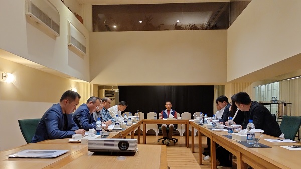 6董事長一行與巴基斯坦團(tuán)隊(duì)負(fù)責(zé)人召開專題會(huì)議.jpg 6董事長一行與巴基斯坦團(tuán)隊(duì)負(fù)責(zé)人召開專題會(huì)議.jpg