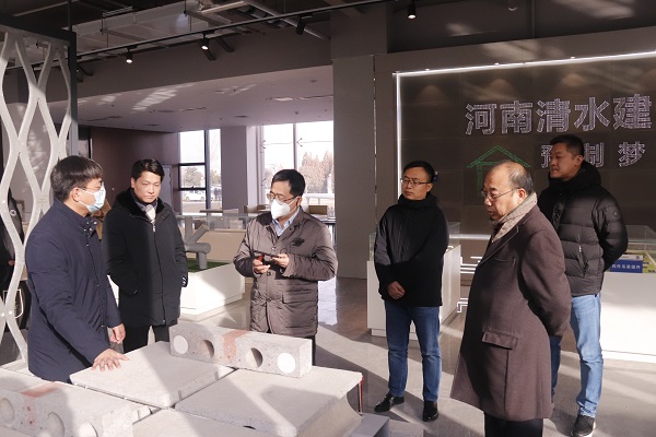 參觀園區(qū)展廳.JPG 參觀園區(qū)展廳.JPG