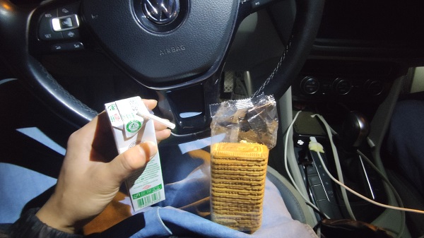 8項目員工返回途中，簡單用餐.jpg