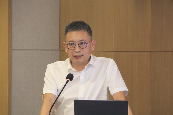 13集團(tuán)公司黨委書記、董事長黃道元作總結(jié)講話.JPG 13集團(tuán)公司黨委書記、董事長黃道元作總結(jié)講話.JPG