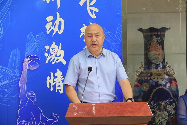 集團(tuán)公司黨委副書記、工會(huì)主席賈向軍致開幕詞.JPG 集團(tuán)公司黨委副書記、工會(huì)主席賈向軍致開幕詞.JPG