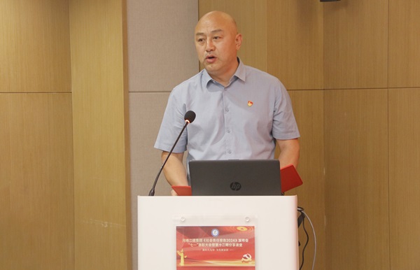 6賈書記宣讀表彰文件.JPG 6賈書記宣讀表彰文件.JPG