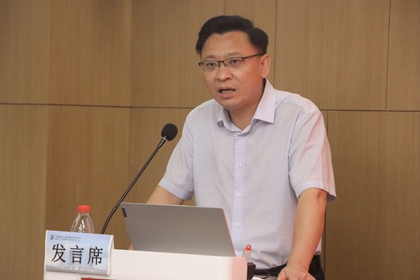 河南省建筑業(yè)協(xié)會信息化專業(yè)委員會胡斌致辭.jpg 河南省建筑業(yè)協(xié)會信息化專業(yè)委員會胡斌致辭.jpg