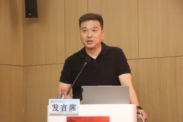 集團(tuán)科協(xié)秘書長、培訓(xùn)學(xué)校校長劉攀總結(jié)發(fā)言.jpg 集團(tuán)科協(xié)秘書長、培訓(xùn)學(xué)校校長劉攀總結(jié)發(fā)言.jpg