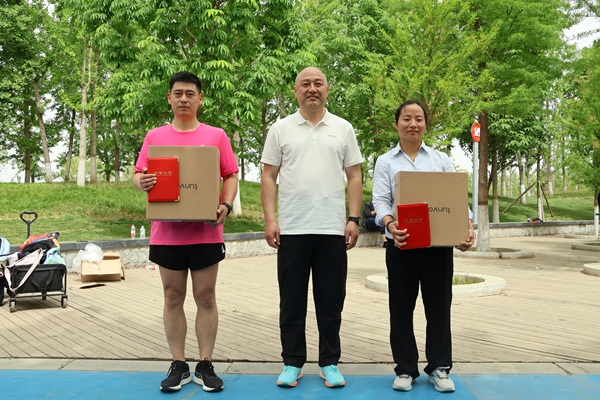 7-1新鄉(xiāng)一等獎(jiǎng)?lì)C獎(jiǎng).jpg 7-1新鄉(xiāng)一等獎(jiǎng)?lì)C獎(jiǎng).jpg