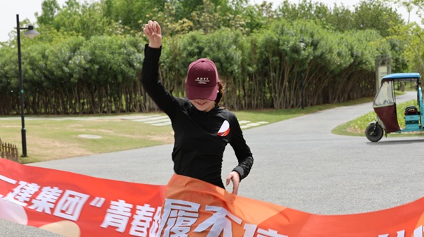 5-3跑步現(xiàn)場.jpg 5-3跑步現(xiàn)場.jpg